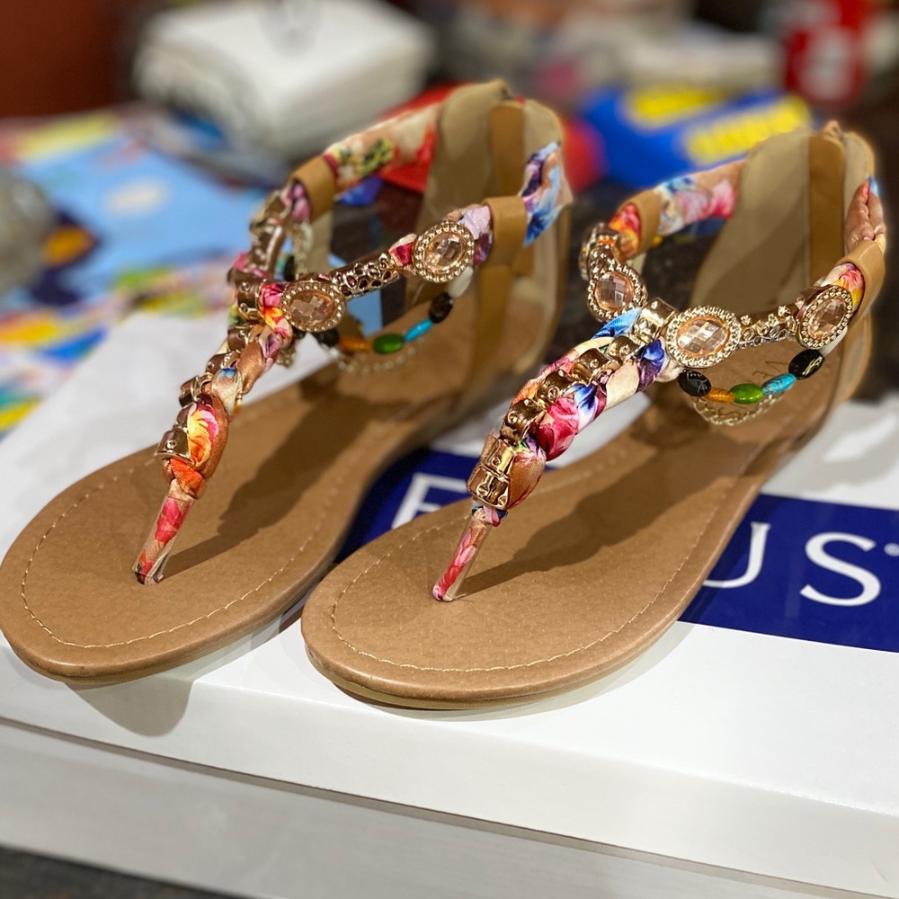 Venus Jewels & Beads Sandals size 6